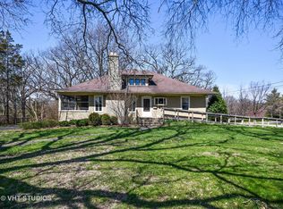 1145 N 5th Ave, St Charles, IL 60174