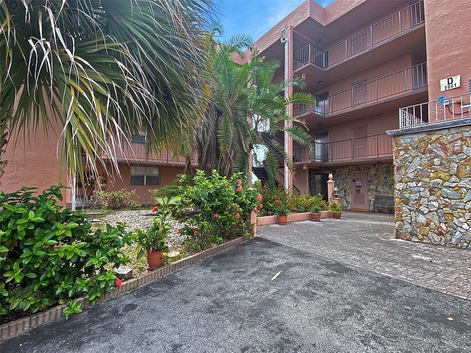 1st image of 2841 Somerset Drive #400