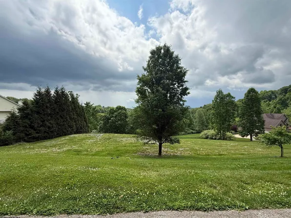113 Iris Ln, Morgantown, WV 26501