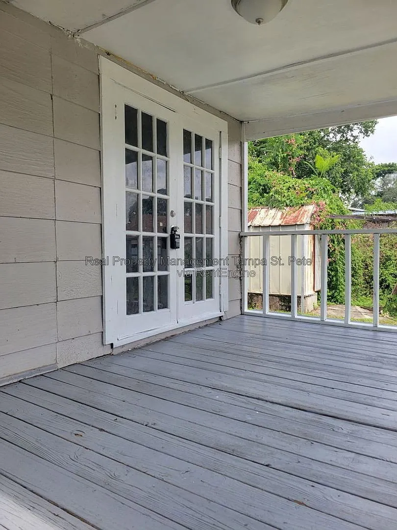 2 bed, 1.0 bath, $1,150 — Photo 3