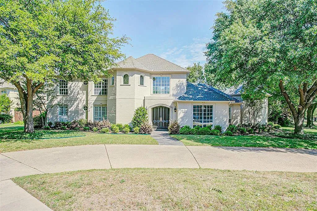 5 bed, 5.5 bath, 4879 sqft, $12,000 — Photo 1