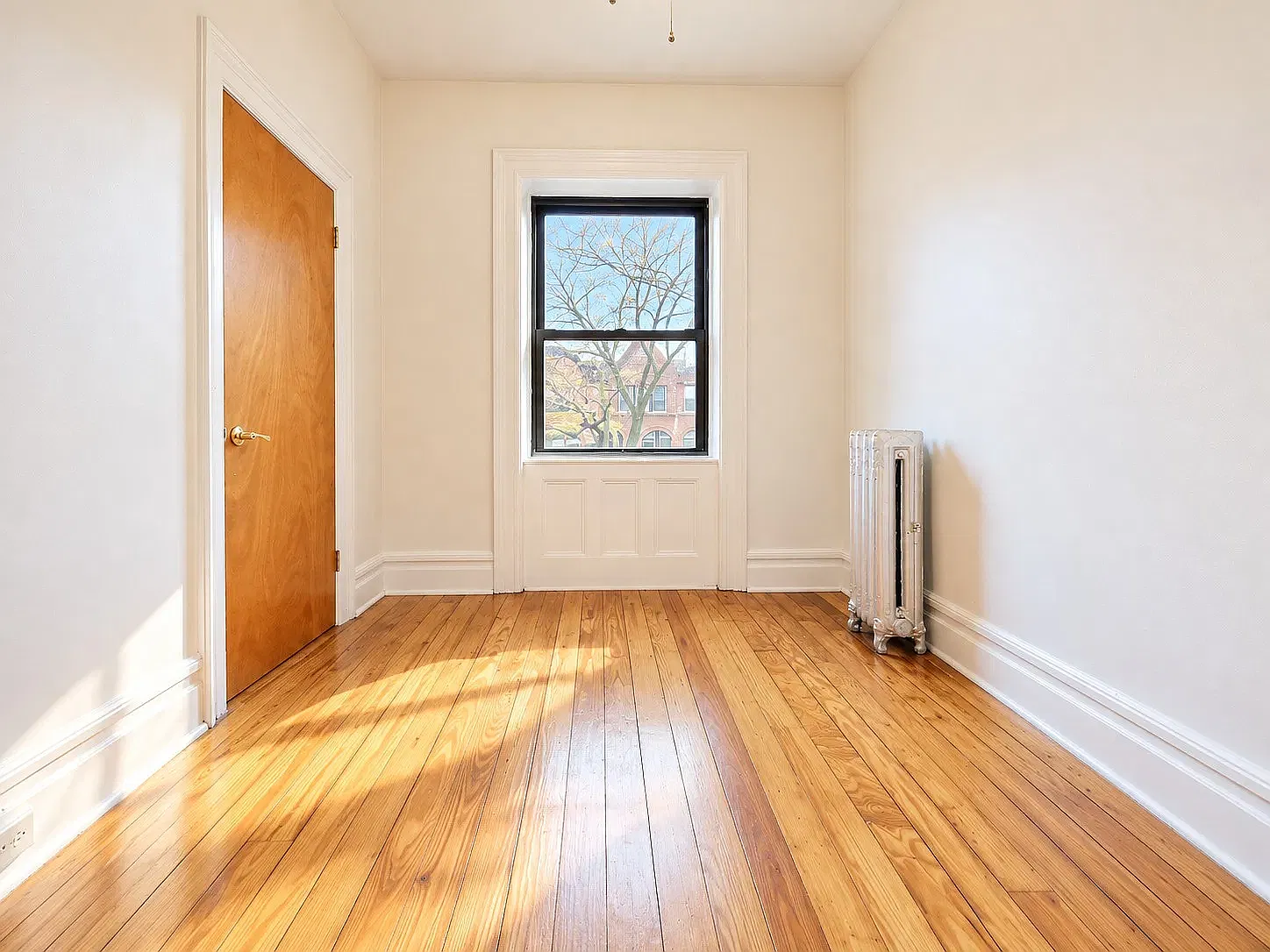 665 Park Place — Photo 4