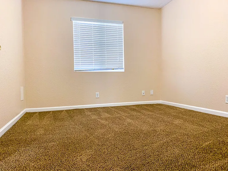 Desert Park Apartments — Photo 20
