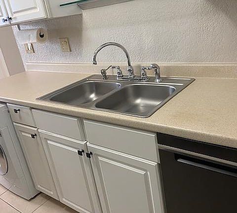 4th image of 4621 Bayshore Dr APT Q1
