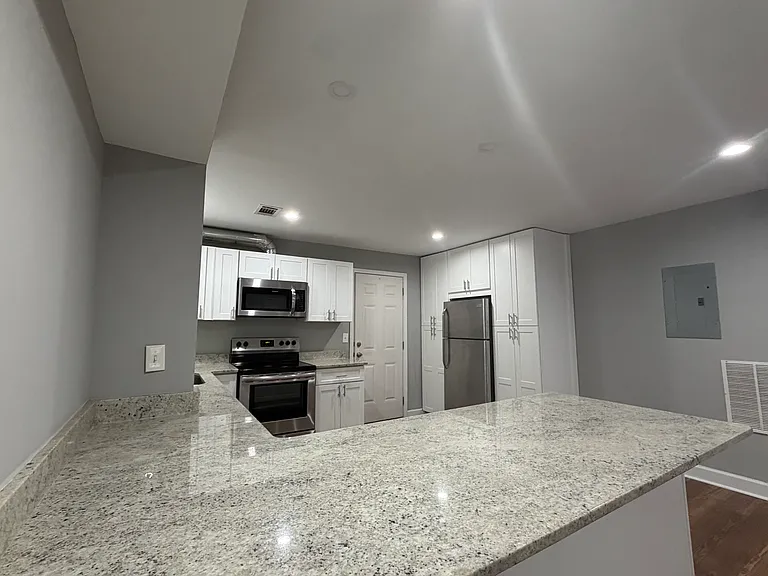 436 Sycamore Dr #436 — Photo 14