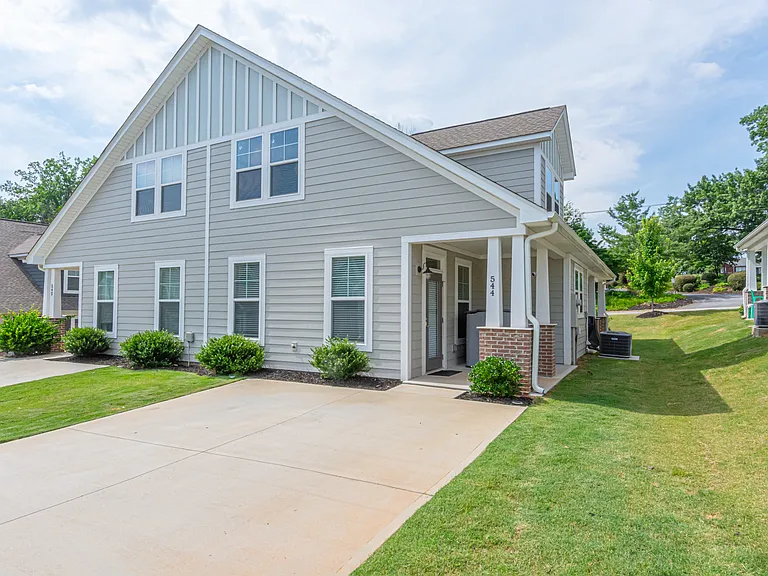 544 Twin Lake Rd — Photo 16