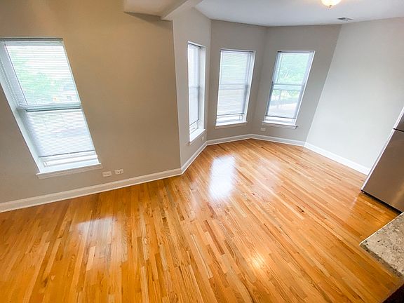 5th image of 1521 W Irving Park #1E