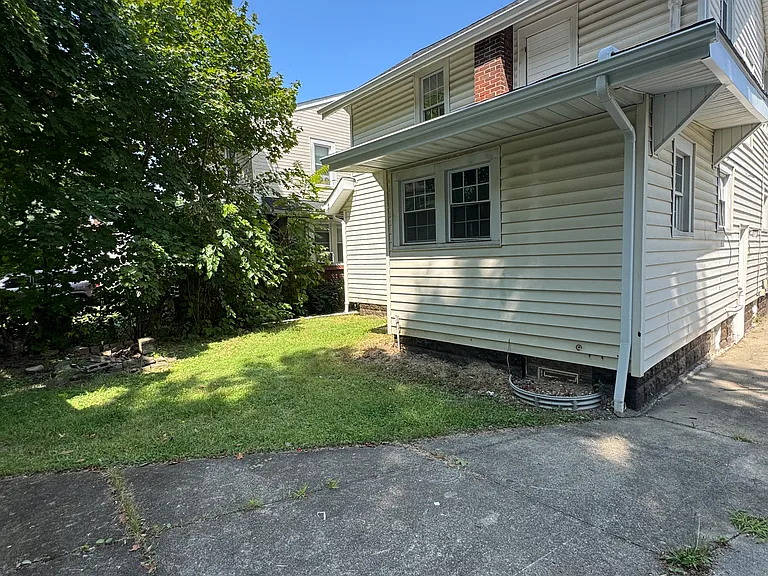 910 Whittier Ave — Photo 19