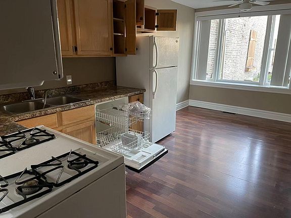 4th image of 546 W 43rd St #1