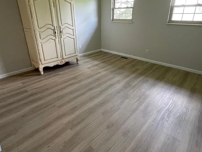 6325 Dunlap Dr — Photo 3