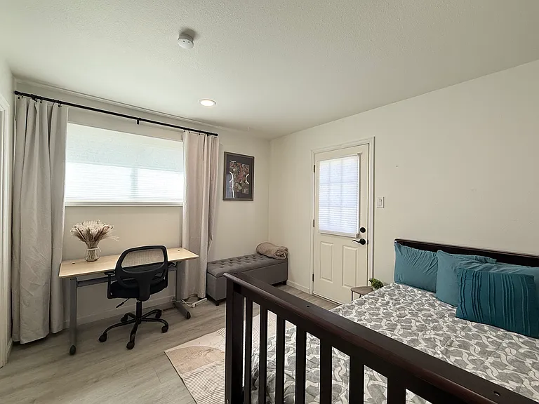 1435 Marion St #2 — Photo 16