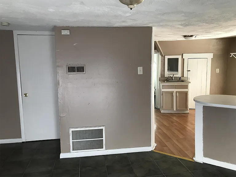 801 E Center St #3 — Photo 2