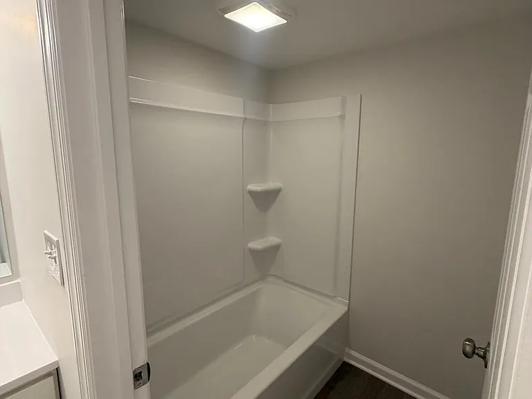 1105 Berwyck Ct — Photo 9