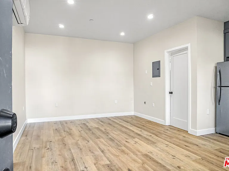 18162 Ingomar St — Photo 4