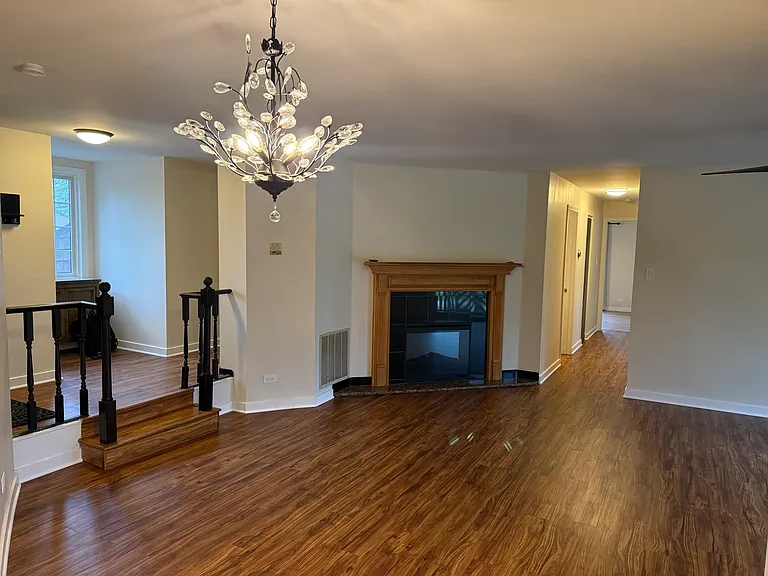 1756 Plymouth Ct #B — Photo 2