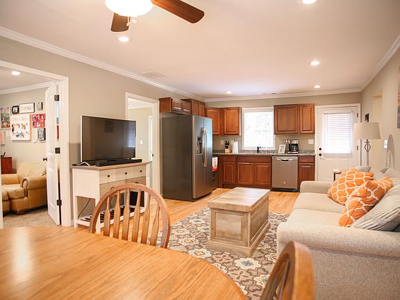 3rd image of 1163 Swing Cir