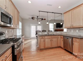 209 Pleasant Grove Ln, Mooresville, NC 28115