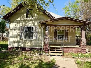 608 E 14th Ave, Winfield, KS 67156