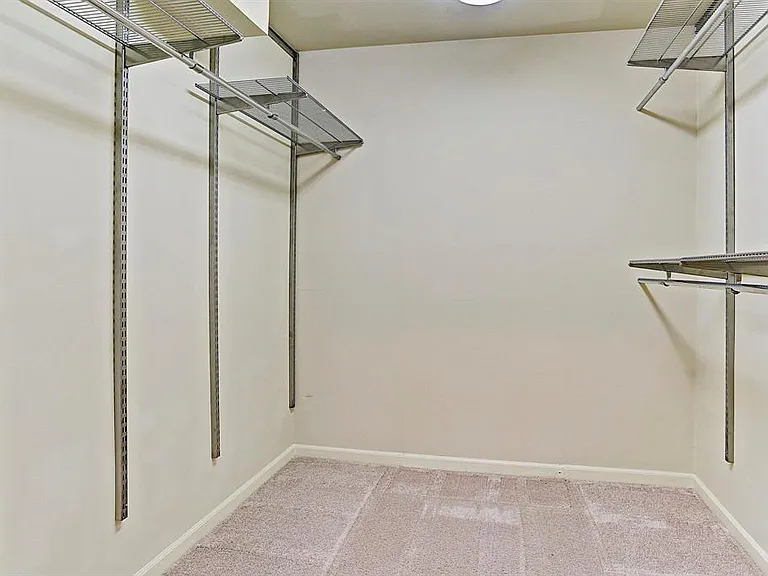 10626 Fairlane Dr — Photo 20