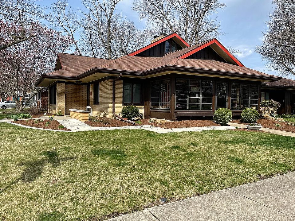 1st image of 623 W Stratford Dr