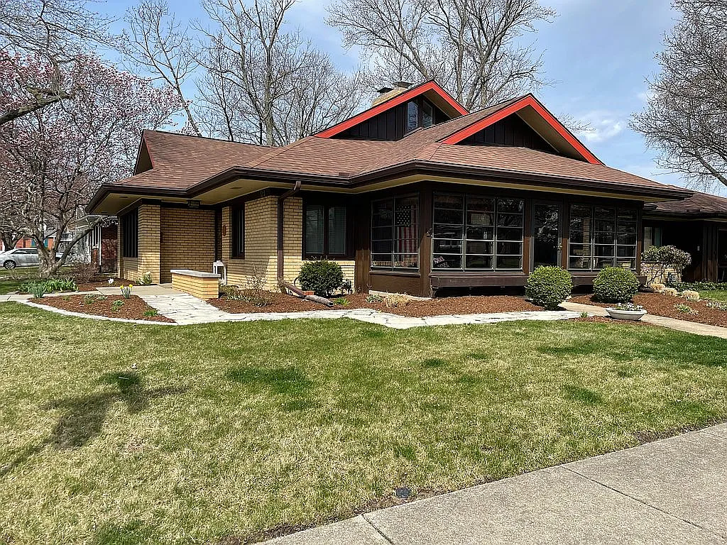 623 W Stratford Dr photo 1