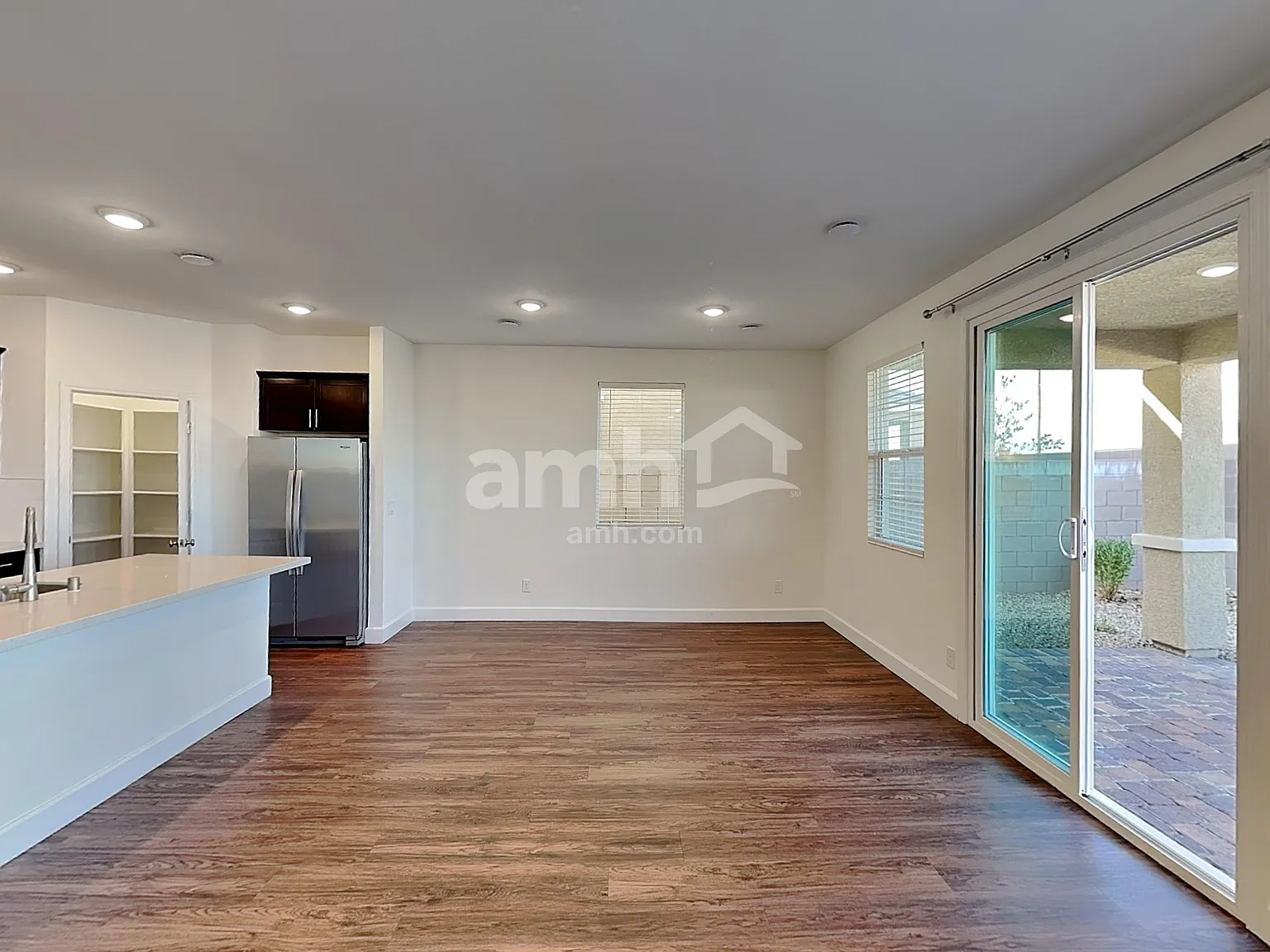 4 bed, 2.5 bath, 1996 sqft, $2,345 — Photo 3