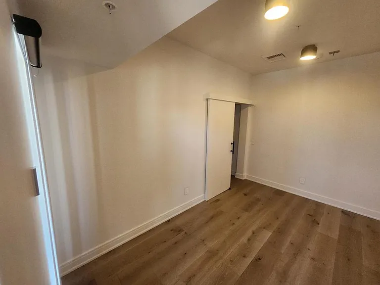 515 W Sprague Ave — Photo 7