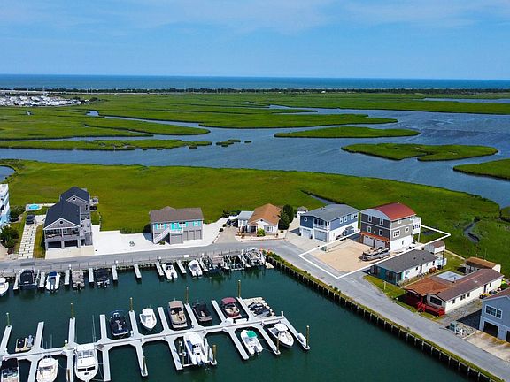 3rd image of 24 S Shore Dr N