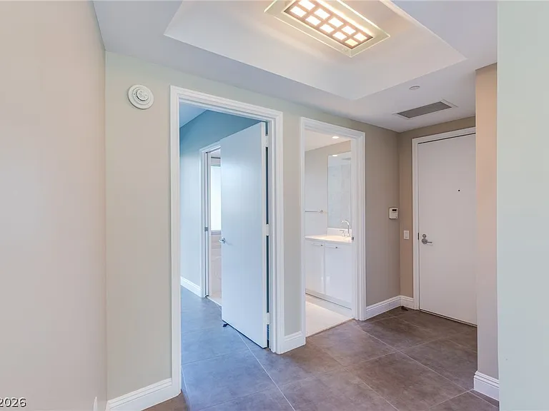 222 Karen Ave #201 — Photo 23