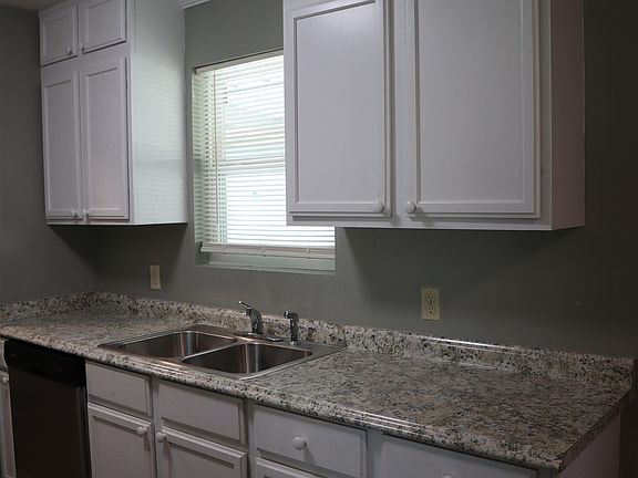 3rd image of 720 S Village Creek Pkwy