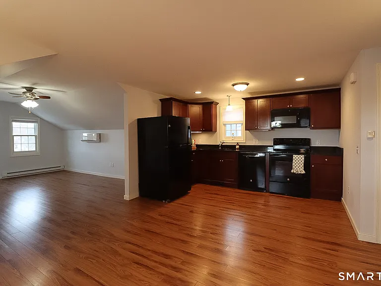9 Brewer St #4 — Photo 6