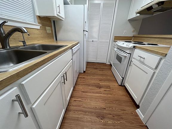 5th image of 3545 N Hills Dr APT C