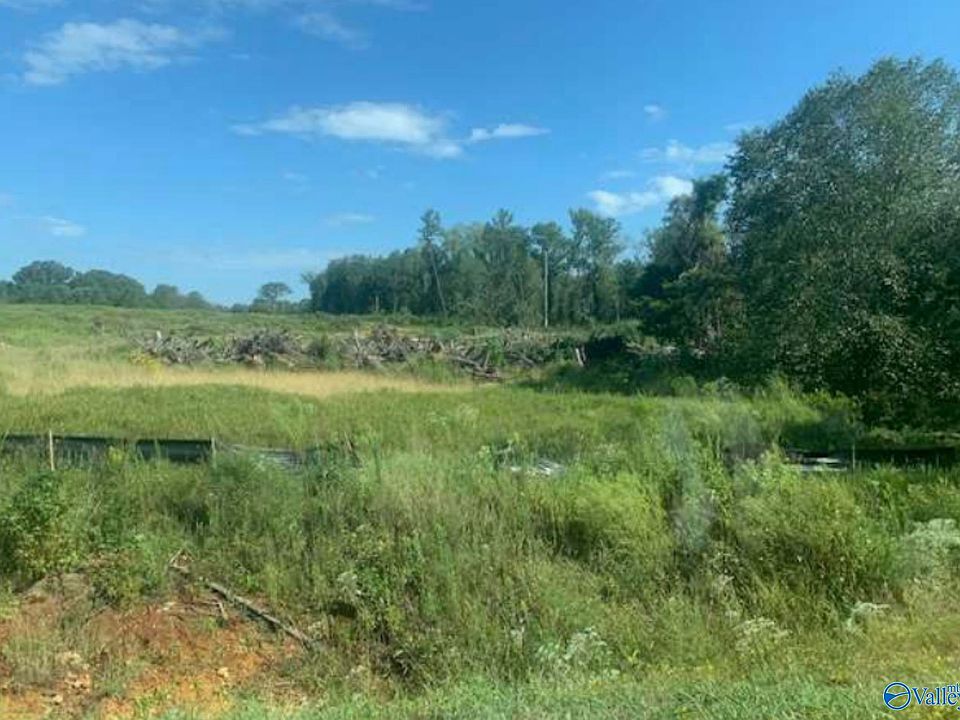 2nd image of 625 Strain Rd W