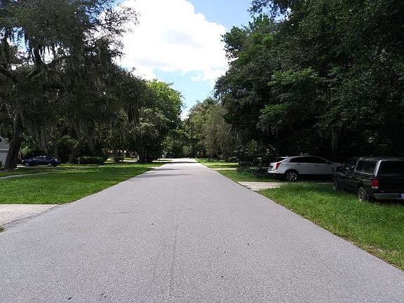 4th image of 169 W Crystal Lake Ave