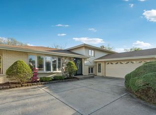 1623 71st St, Darien, IL