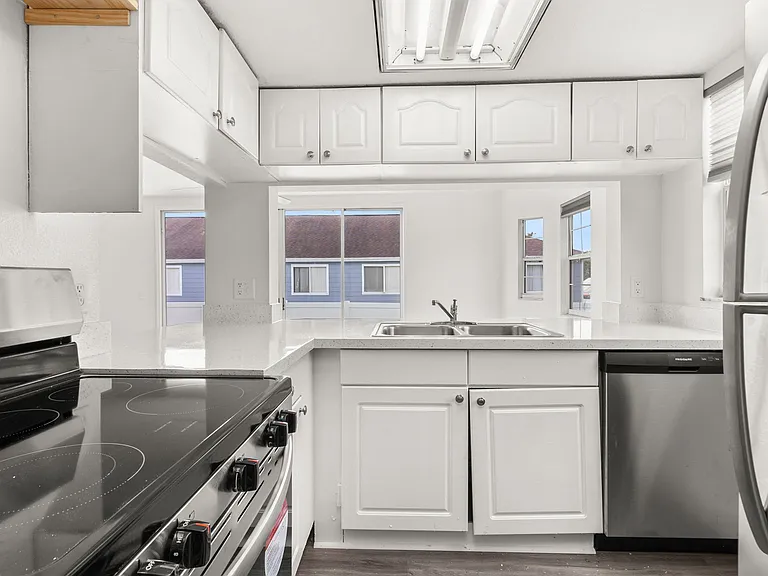 403 Orchid Dr — Photo 7