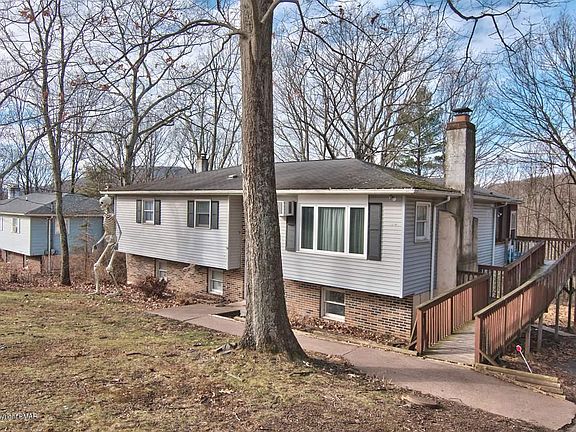 3rd image of 139 Tanbark Ln