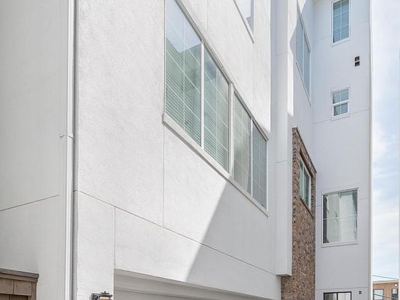 3rd image of 3821 N Braeswood Blvd Unit B