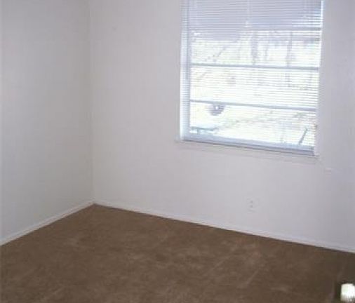 3rd image of 321 Evelyn Dr