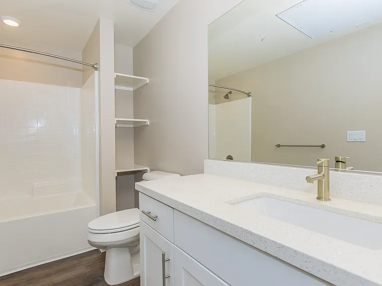 Los Alamitos Luxury Apartments — Photo 53