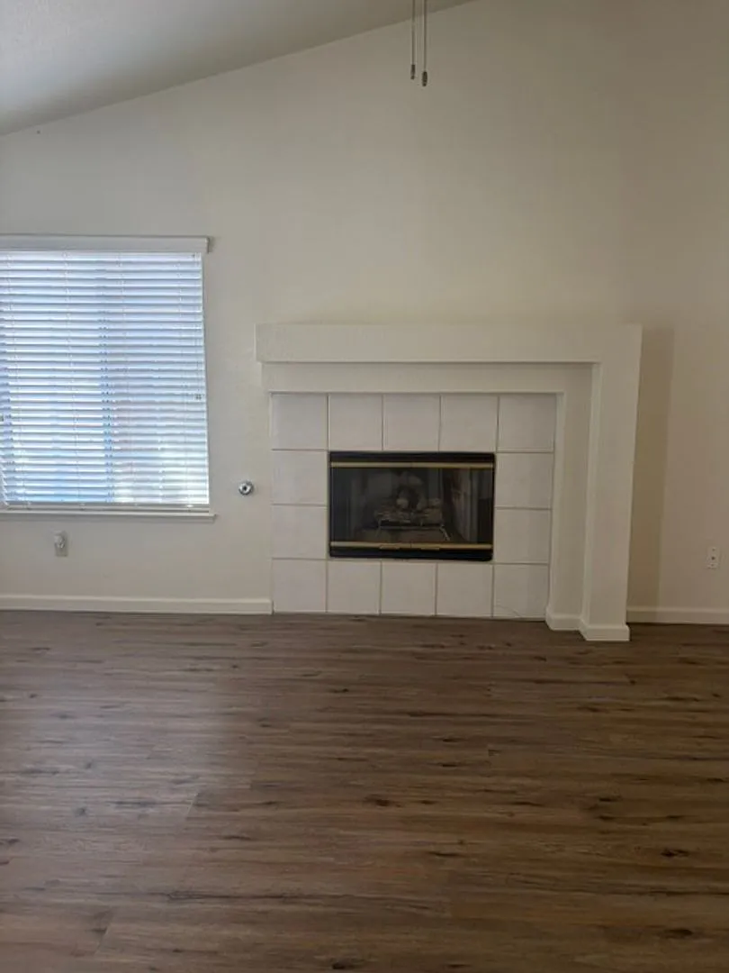 10808 Sunset Canyon Dr. - House — Photo 2