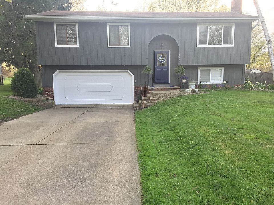 1st image of 1296 Erieview Dr