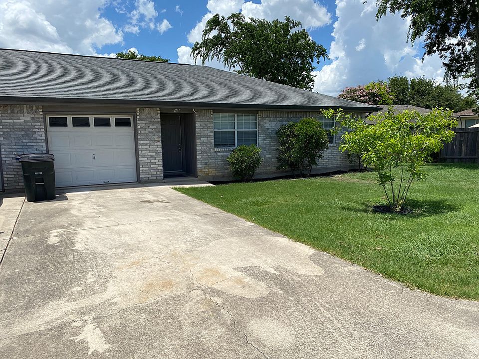 296 Roadrunner Ave.