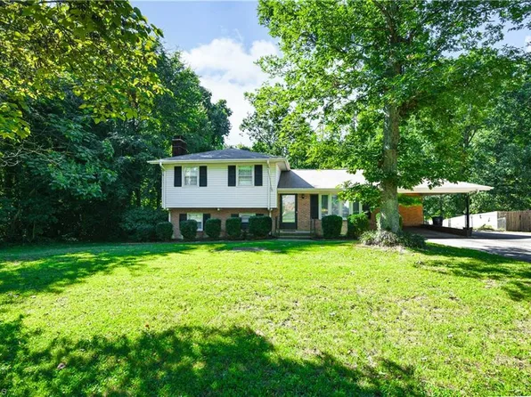 4025 Sedgewood Ln, Greensboro, NC 27407