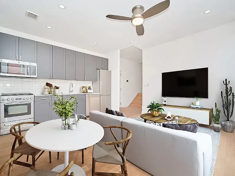 42 Market St #4B — Photo 1