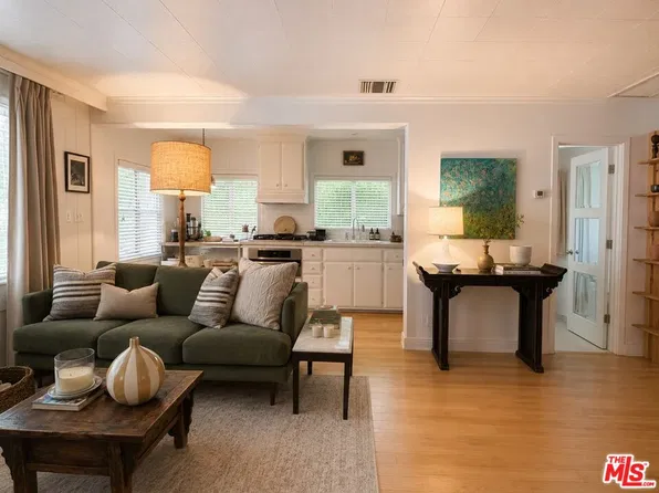 3928 Madelia Ave, Sherman Oaks, CA 91403