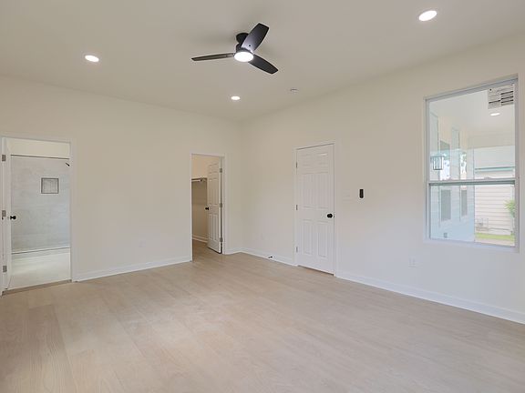 5th image of 1006 S Cross St