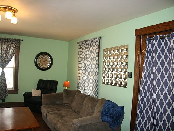 4th image of 506 W Van Buren St