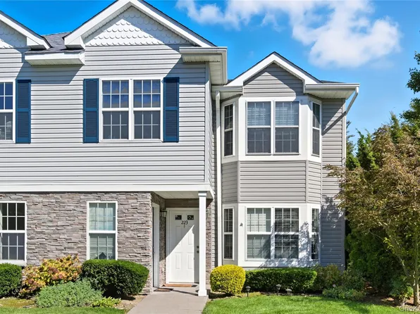 224 Medea Way #224, Central Islip, NY 11722
