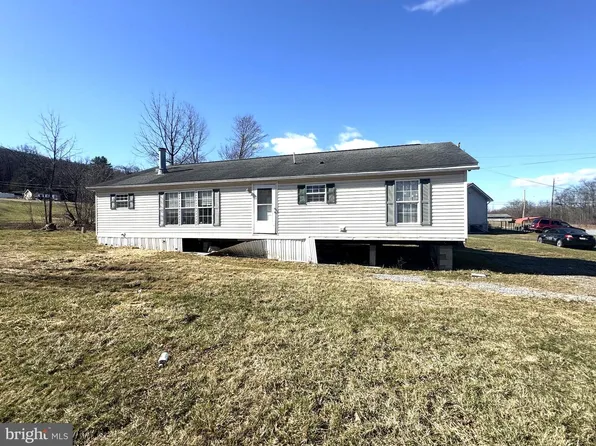 18 Maple Ave, Granville, PA 17029